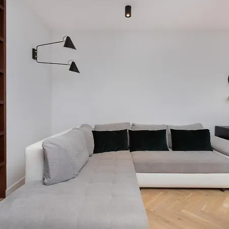 Superior With Balcony & Parking By Renters Prestige * 그단스크