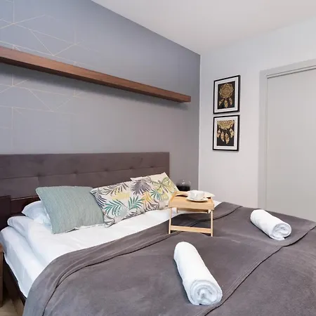 아파트 Superior With Balcony & Parking By Renters Prestige 그단스크