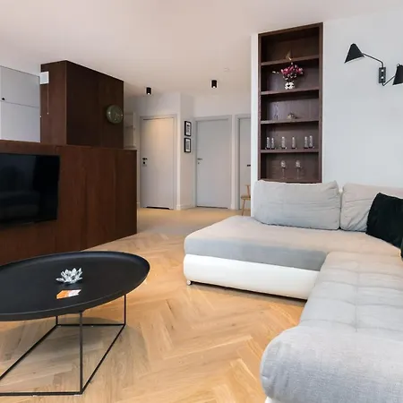 Superior With Balcony & Parking By Renters Prestige 아파트 그단스크